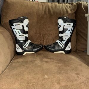 Leatt 3.5 Junior Boot